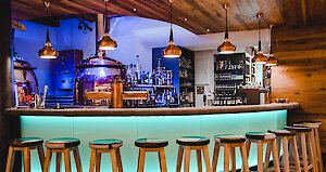 Wirtshaus mit Theke im Wohlfühlhotel in Bayern